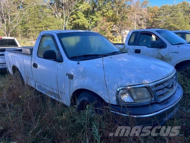 Ford F-150 皮卡.傳統半斗卡車/側卸板