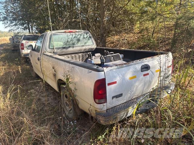 Ford F-150 皮卡.傳統半斗卡車/側卸板