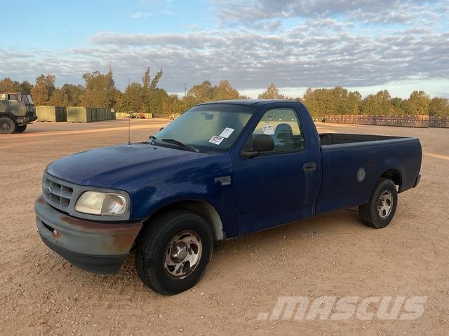 Ford F-150 皮卡.傳統半斗卡車/側卸板