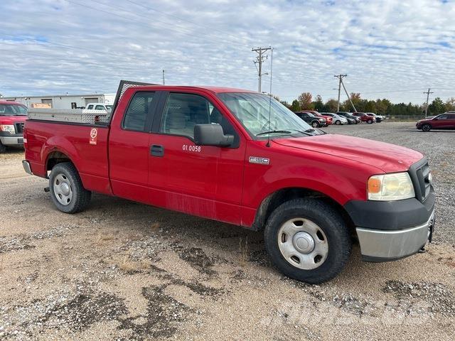 Ford F-150 皮卡.傳統半斗卡車/側卸板