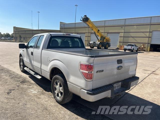 Ford F-150 皮卡.傳統半斗卡車/側卸板