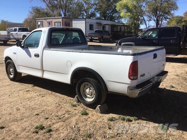 Ford F-150 皮卡.傳統半斗卡車/側卸板