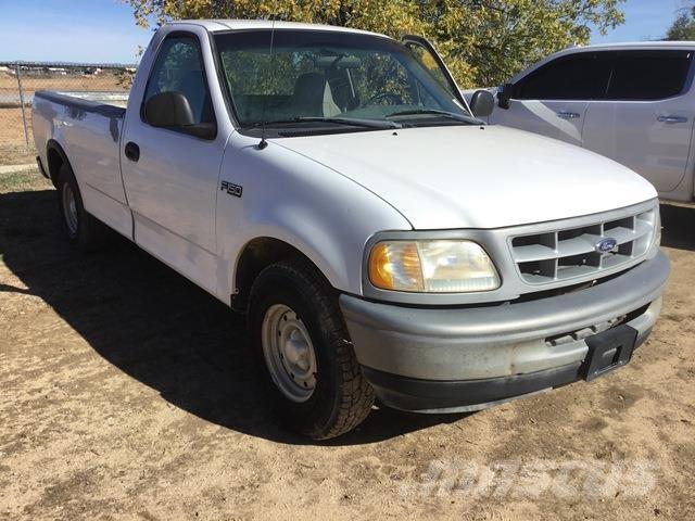 Ford F-150 皮卡.傳統半斗卡車/側卸板