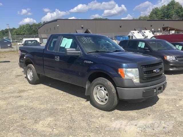 Ford F-150 XL 皮卡.傳統半斗卡車/側卸板