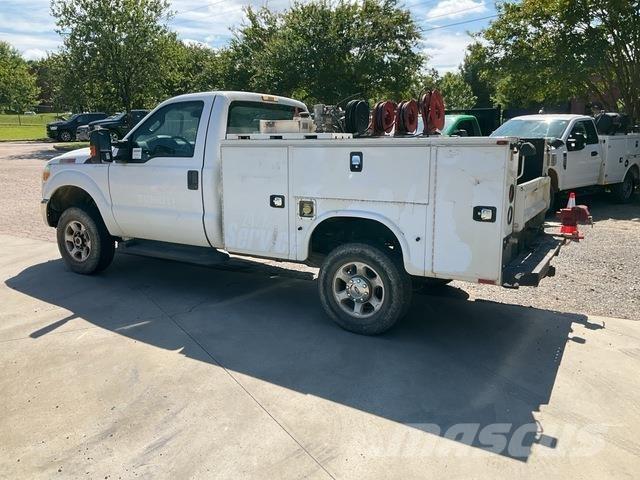 Ford F-250 皮卡.傳統半斗卡車/側卸板