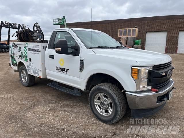 Ford F-250 都市/通用型車輛