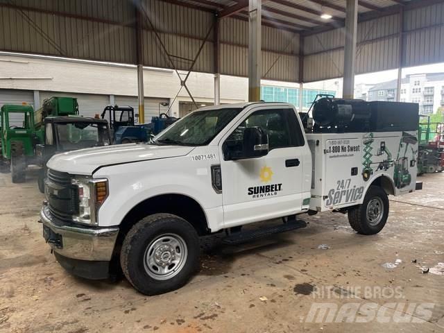Ford F-250 皮卡.傳統半斗卡車/側卸板