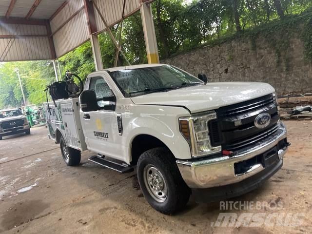 Ford F-250 皮卡.傳統半斗卡車/側卸板