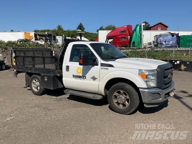 Ford F-250 平板式/側卸式卡車