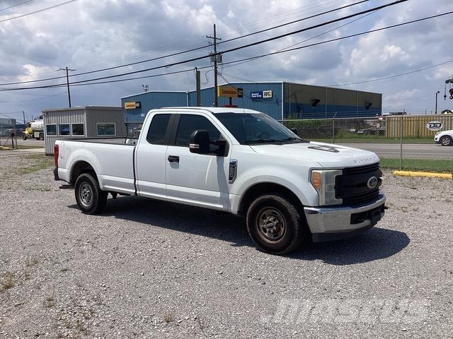 Ford F-250 皮卡.傳統半斗卡車/側卸板
