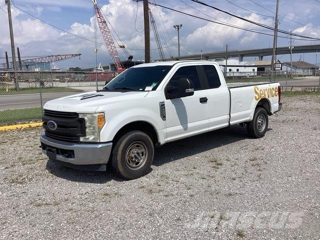 Ford F-250 皮卡.傳統半斗卡車/側卸板