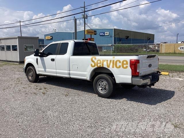 Ford F-250 皮卡.傳統半斗卡車/側卸板