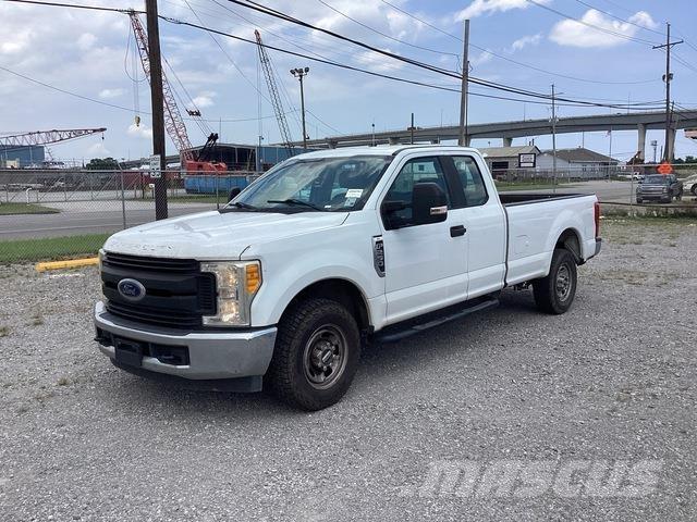 Ford F-250 皮卡.傳統半斗卡車/側卸板