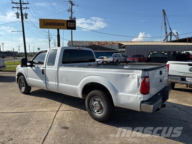Ford F-250 皮卡.傳統半斗卡車/側卸板