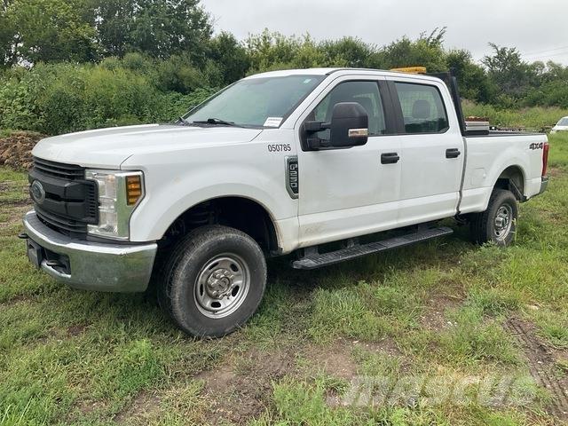 Ford F-250 皮卡.傳統半斗卡車/側卸板