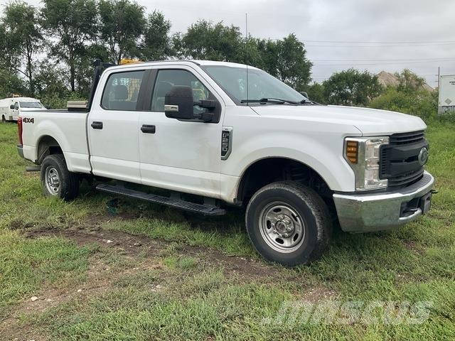 Ford F-250 皮卡.傳統半斗卡車/側卸板