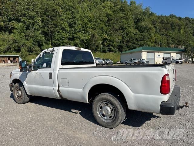 Ford F-250 皮卡.傳統半斗卡車/側卸板