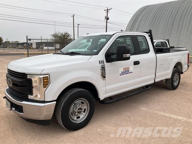 Ford F-250 皮卡.傳統半斗卡車/側卸板