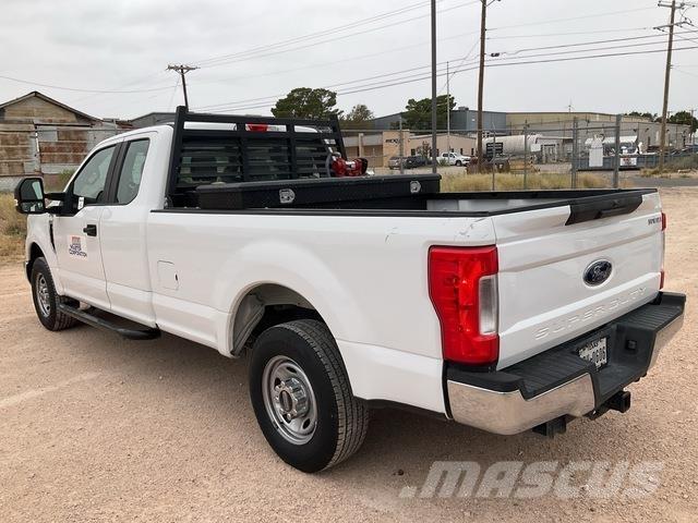 Ford F-250 皮卡.傳統半斗卡車/側卸板