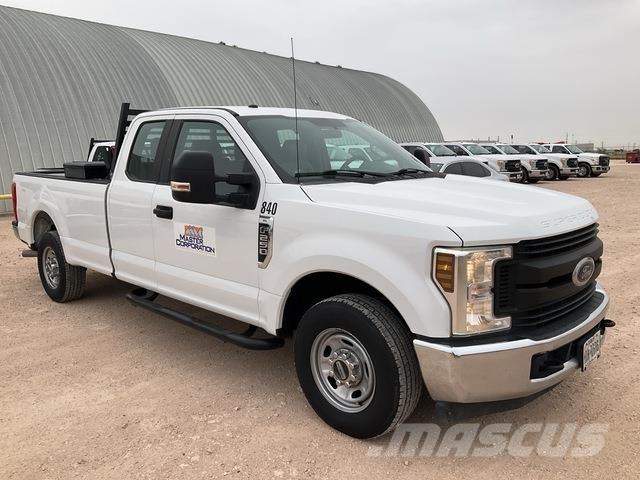 Ford F-250 皮卡.傳統半斗卡車/側卸板