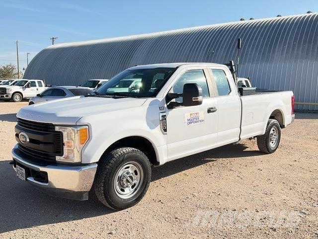 Ford F-250 皮卡.傳統半斗卡車/側卸板