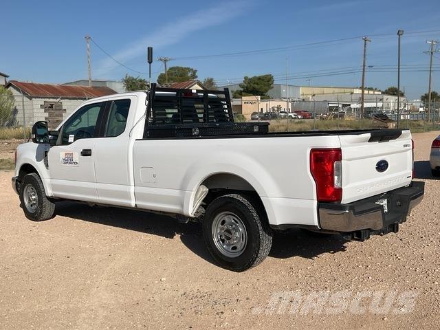 Ford F-250 皮卡.傳統半斗卡車/側卸板