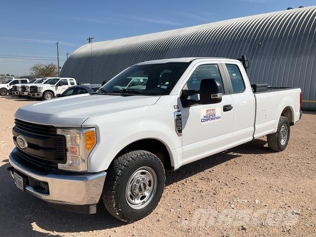 Ford F-250 皮卡.傳統半斗卡車/側卸板