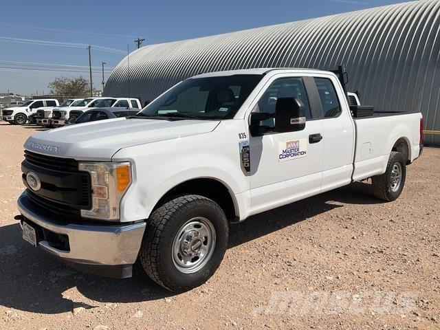 Ford F-250 皮卡.傳統半斗卡車/側卸板