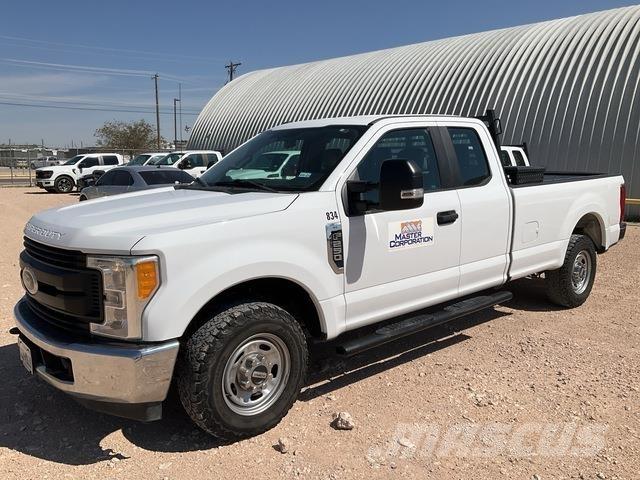 Ford F-250 皮卡.傳統半斗卡車/側卸板