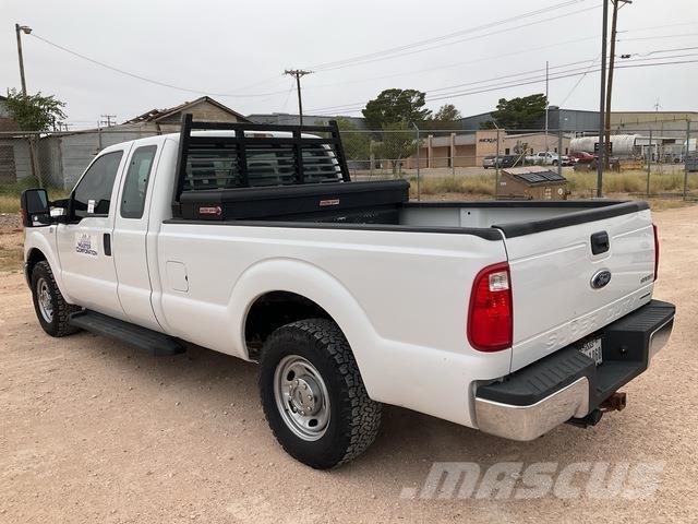Ford F-250 皮卡.傳統半斗卡車/側卸板