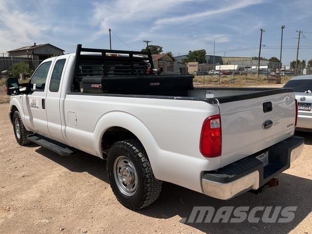 Ford F-250 皮卡.傳統半斗卡車/側卸板