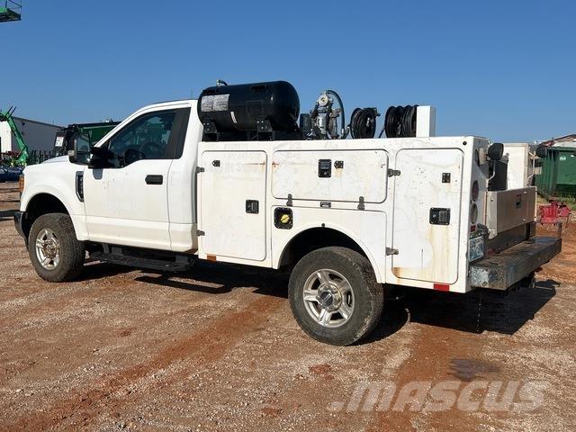 Ford F-250 都市/通用型車輛