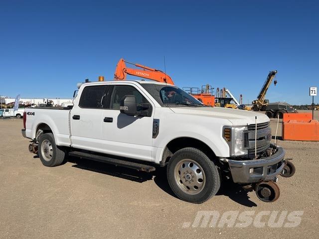Ford F-250 皮卡.傳統半斗卡車/側卸板