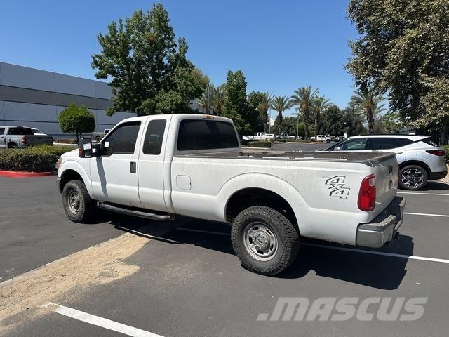 Ford F-250 皮卡.傳統半斗卡車/側卸板