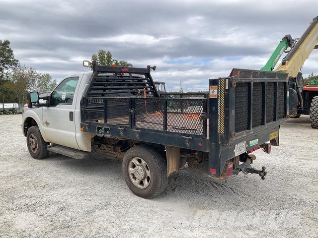 Ford F-250 平板式/側卸式卡車