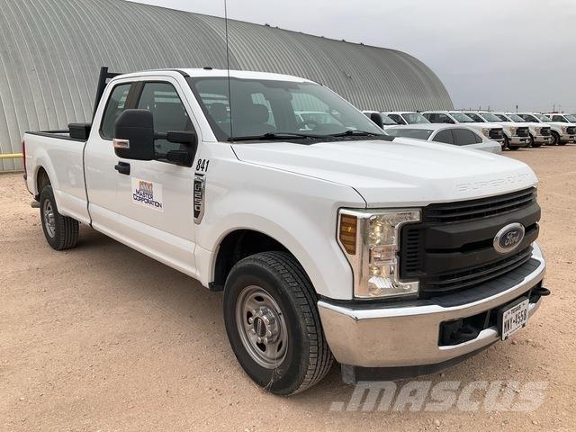Ford F-250 皮卡.傳統半斗卡車/側卸板