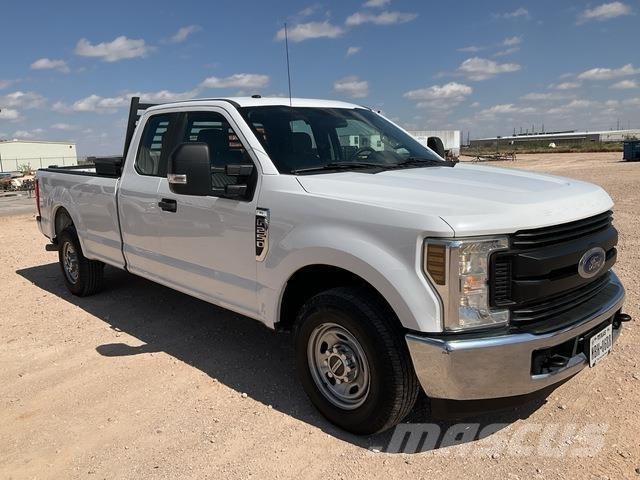 Ford F-250 皮卡.傳統半斗卡車/側卸板