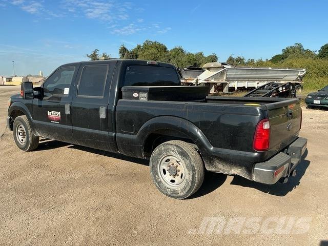 Ford F-250 皮卡.傳統半斗卡車/側卸板