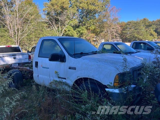 Ford F-250 駕駛室與內部