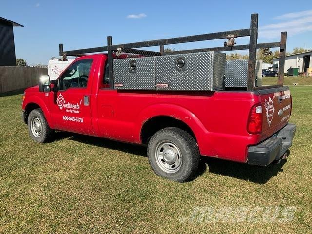 Ford F-250 皮卡.傳統半斗卡車/側卸板