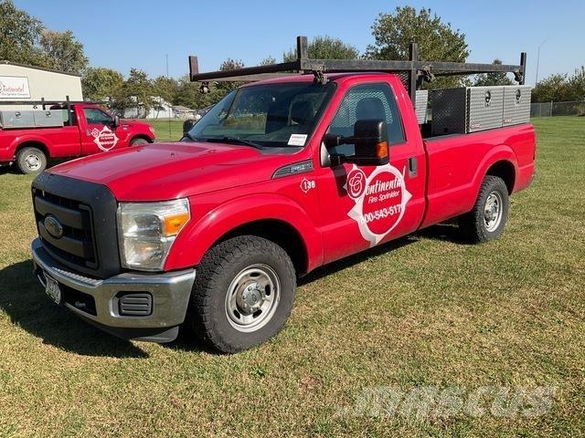 Ford F-250 皮卡.傳統半斗卡車/側卸板