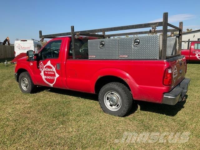 Ford F-250 皮卡.傳統半斗卡車/側卸板