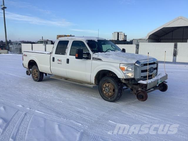 Ford F-350 皮卡.傳統半斗卡車/側卸板