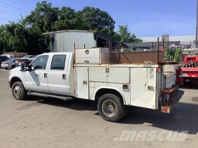 Ford F-350 皮卡.傳統半斗卡車/側卸板