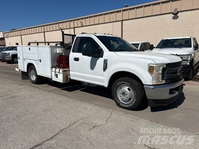 Ford F-350 皮卡.傳統半斗卡車/側卸板
