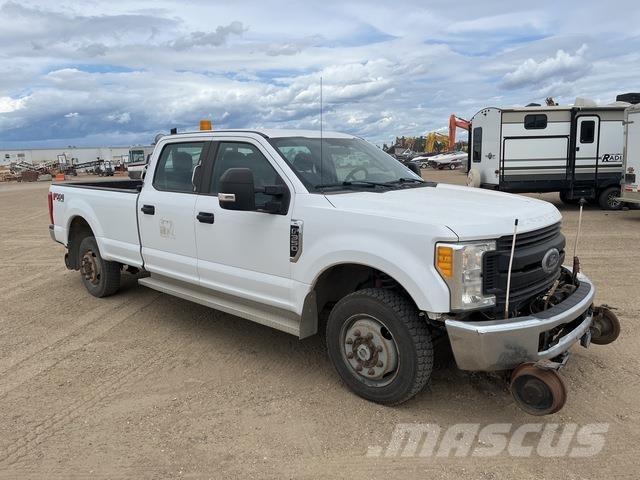 Ford F-350 皮卡.傳統半斗卡車/側卸板