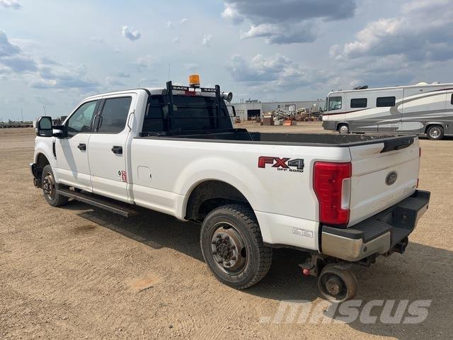 Ford F-350 皮卡.傳統半斗卡車/側卸板