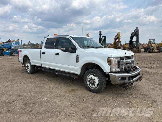 Ford F-350 皮卡.傳統半斗卡車/側卸板