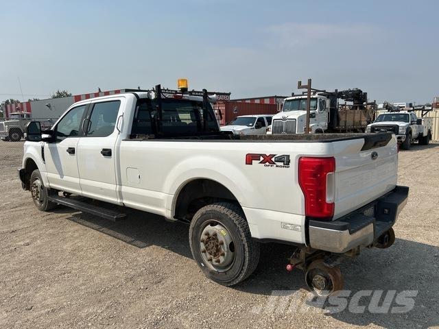 Ford F-350 皮卡.傳統半斗卡車/側卸板
