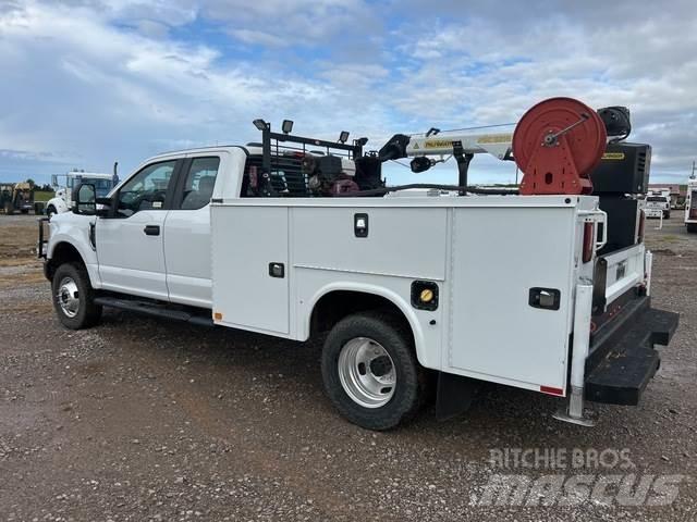 Ford F-350 都市/通用型車輛